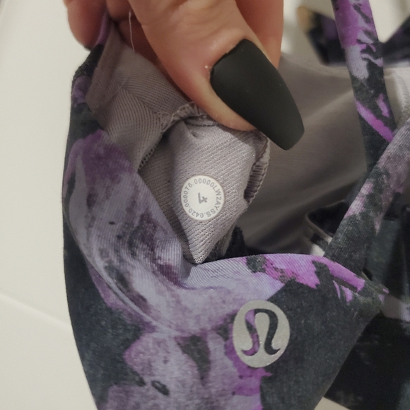 Lululemon Energy Bra Size 4 - Picture 14 of 14